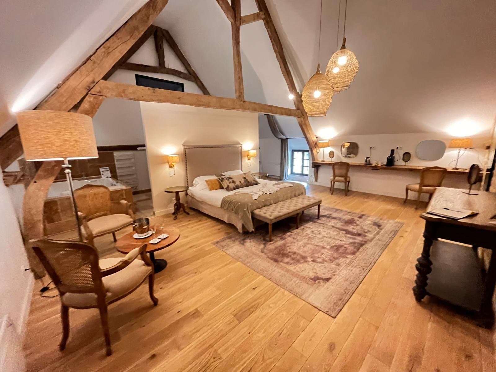Suite d'hébergement du Domaine de la Cour des Lys — 72 couchages sur place pour loger les invités